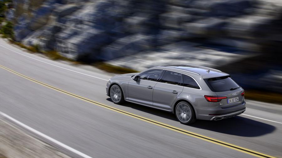  Audi A4 Avant S-Line Quattro (B9) 2018 года  (WW) (фото 16 из 18)